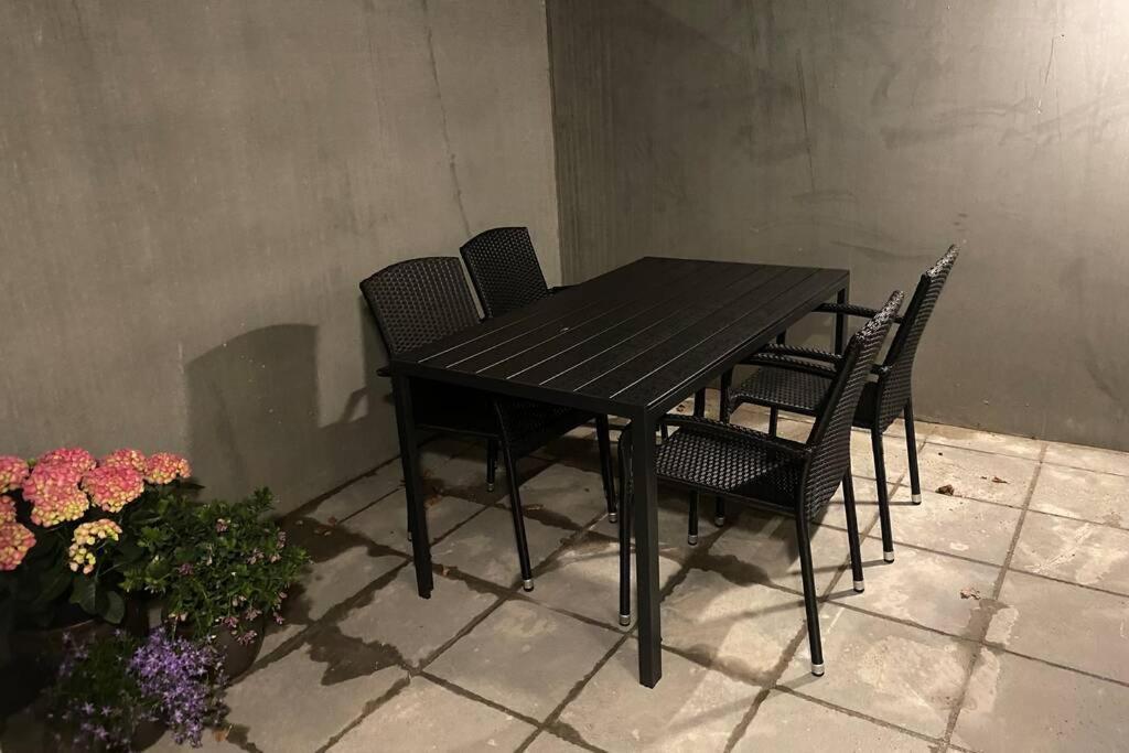 Central Kaelder Lejlighed Lägenhet Give Exteriör bild